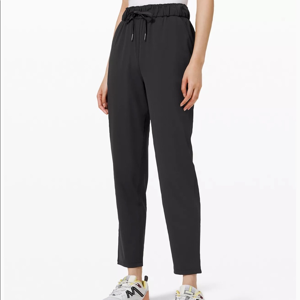 Lululemon on the fly pant. Size 2